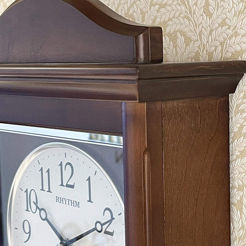 Đồng hồ Rhythm CMJ590NR06, 28.0×78.0x12.2cm. Vỏ gỗ. Dùng Pin.