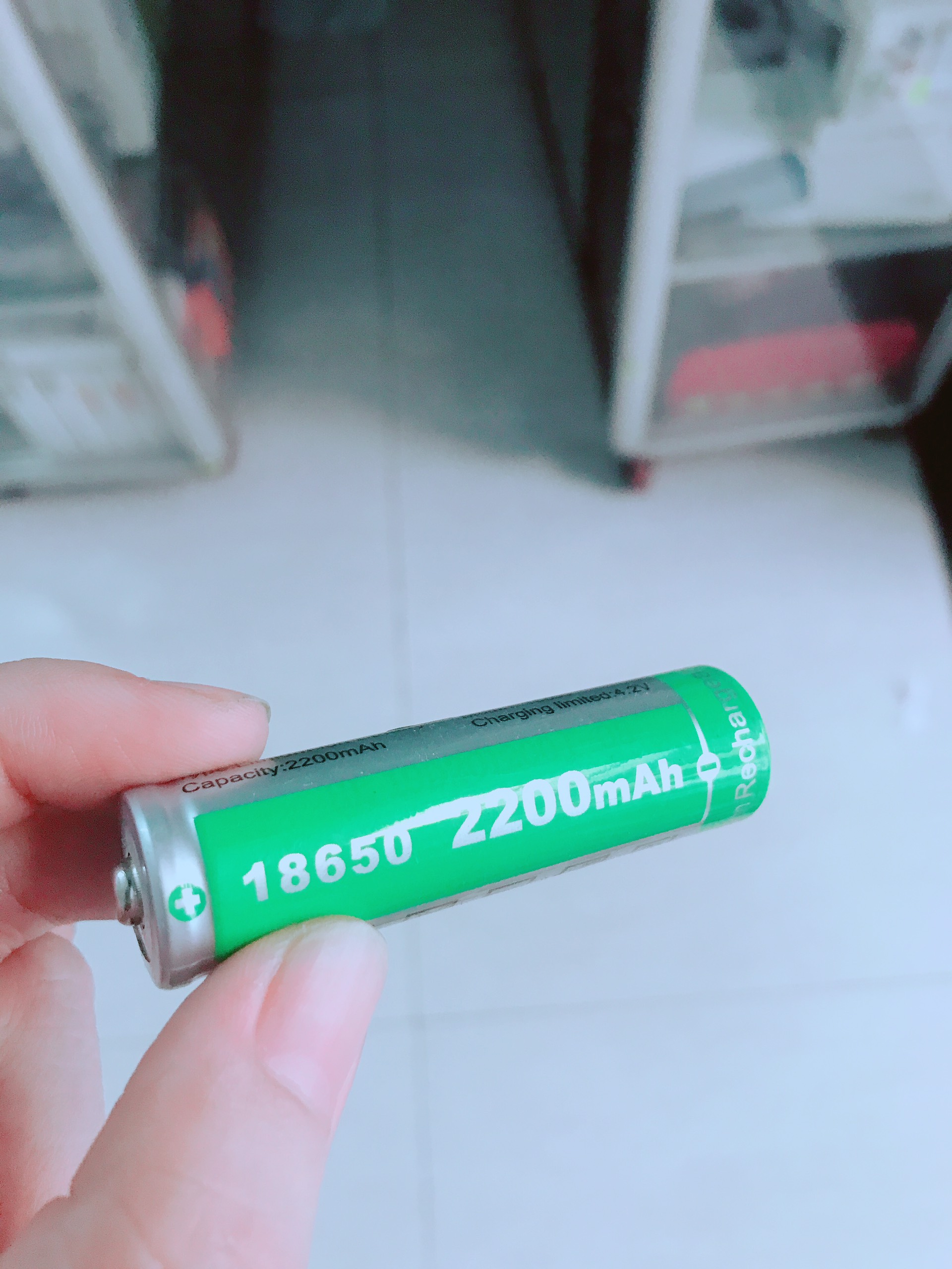 Combo 2 Pin lithium dung lượng 2200mah sạc lại 3.7V - hàng nhập khẩu