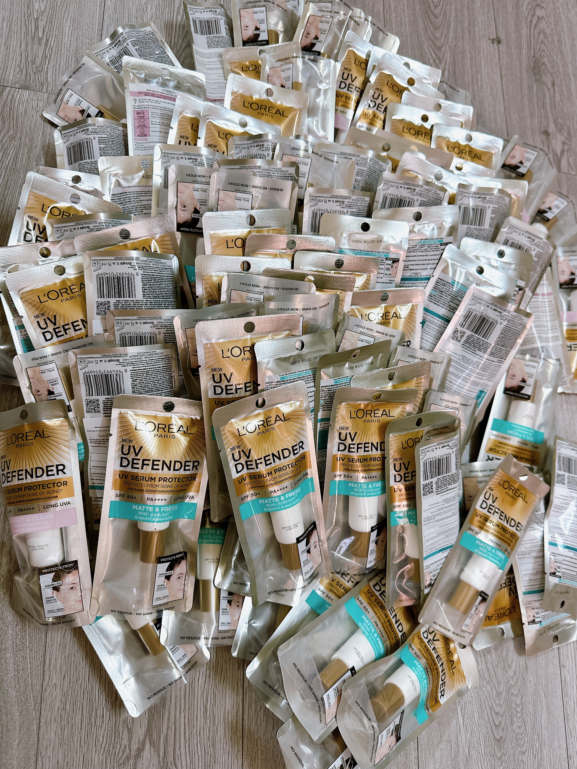 Kem Chống Nắng L’Oreal Mịn Nhẹ Nâng Tông Giảm Thâm Nám 15ml
