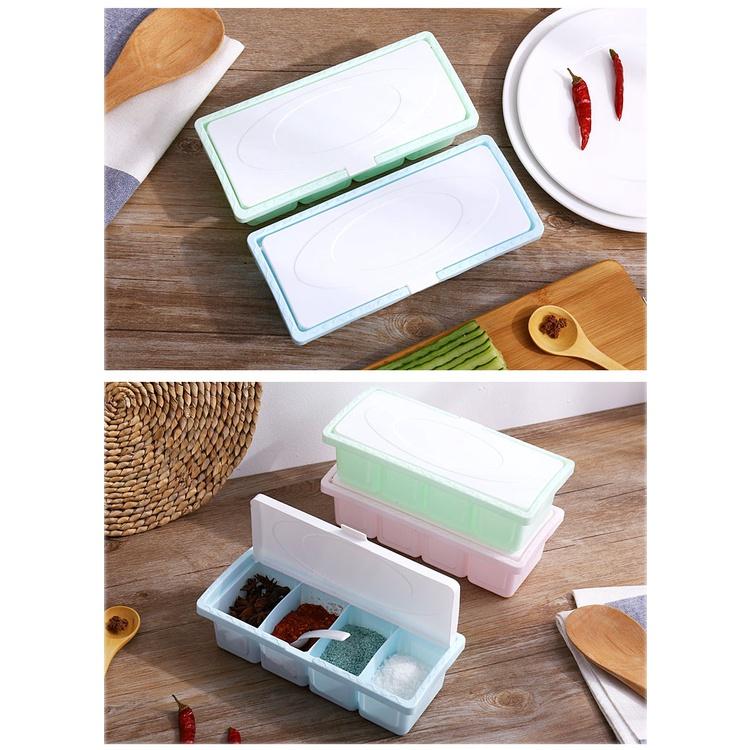 KHAY ĐỰNG GIA VỊ BẰNG NHỰA THIẾT KẾ 4 NGĂN CÓ NẮP ĐẬY GIÚP BẢO QUẢN GIA VỊ TỐT HƠN TẶNG KÈM MUỖNG