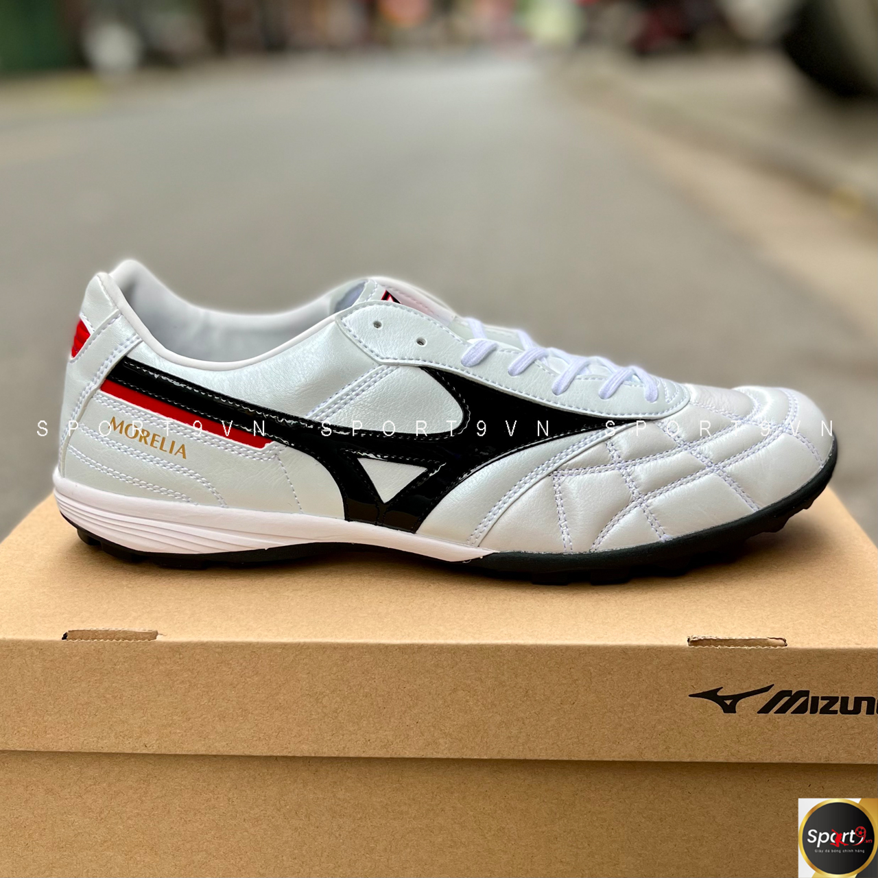 Giày đá bóng Mizuno Morelia TF - Q1GB190209 - Trắng Đen