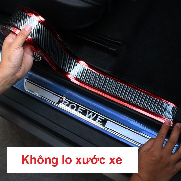 Cuộn Cacbon dán cốp, dán bước chân chống xước xe 70MM X 2,5M: Mã CB-01