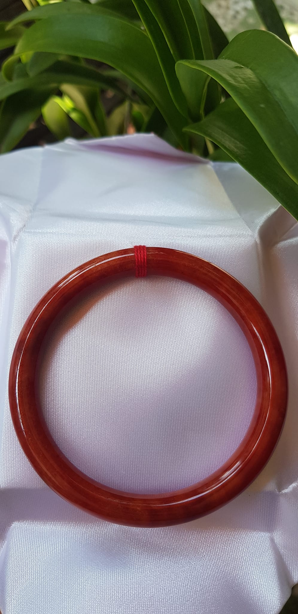 Vòng Tay Phong Thủy mới Đá Cẩm Thạch Đỏ Đẹp 60mm x cọng 8mm màu đỏ cam nhẹ đều đẹp nữ mệnh hỏa mệnh thổ 58kg - 70kg đeo hợp đẹp ạ