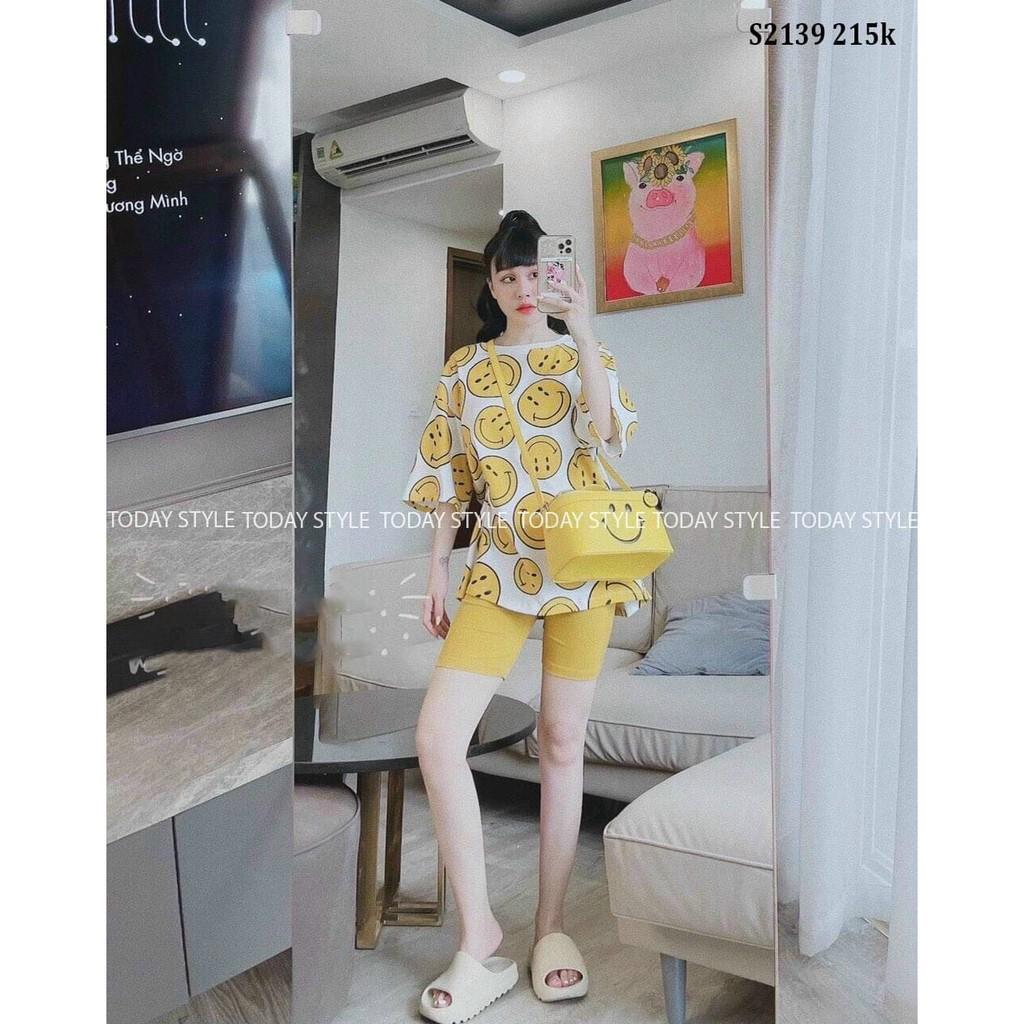 Sét bộ nữ áo thun in họa tiết hình mặt cười ngộ nghĩnh phối quần đùi ôm năng động trẻ trung