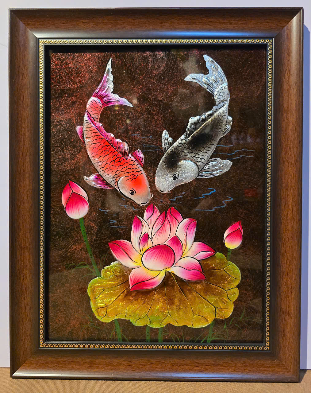 Tranh sơn mài Hoa sen cá chép