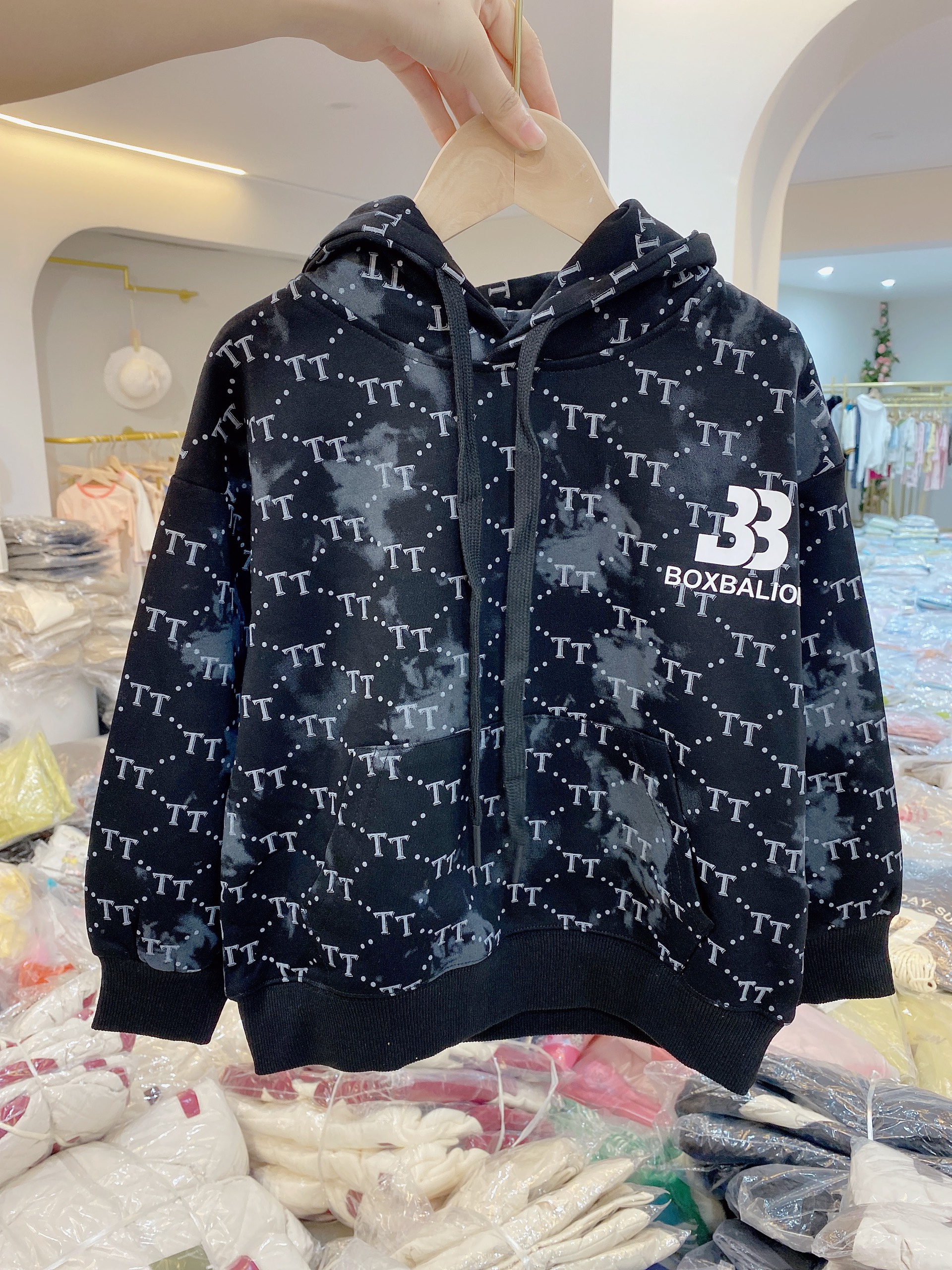 Áo Hoodie bé trai và bé gái size đại, Áo nỉ cho bé 4-10 tuổi in chữ TT tràn áo chất liệu cao cấp kiểu dáng thời trang