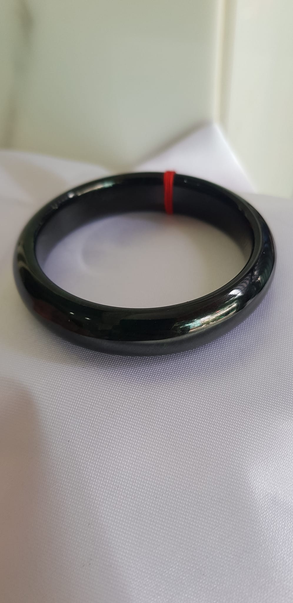 Vòng Cẩm Thạch Bản Hẹ Đen Sịn 50mm x cao 12mm x dầy 6,5mm Màu đen đều Nữ tay nhỏ 35kg - 49kg đeo Hợp nữ mệnh Thủy mệnh Mộc đeo ạ
