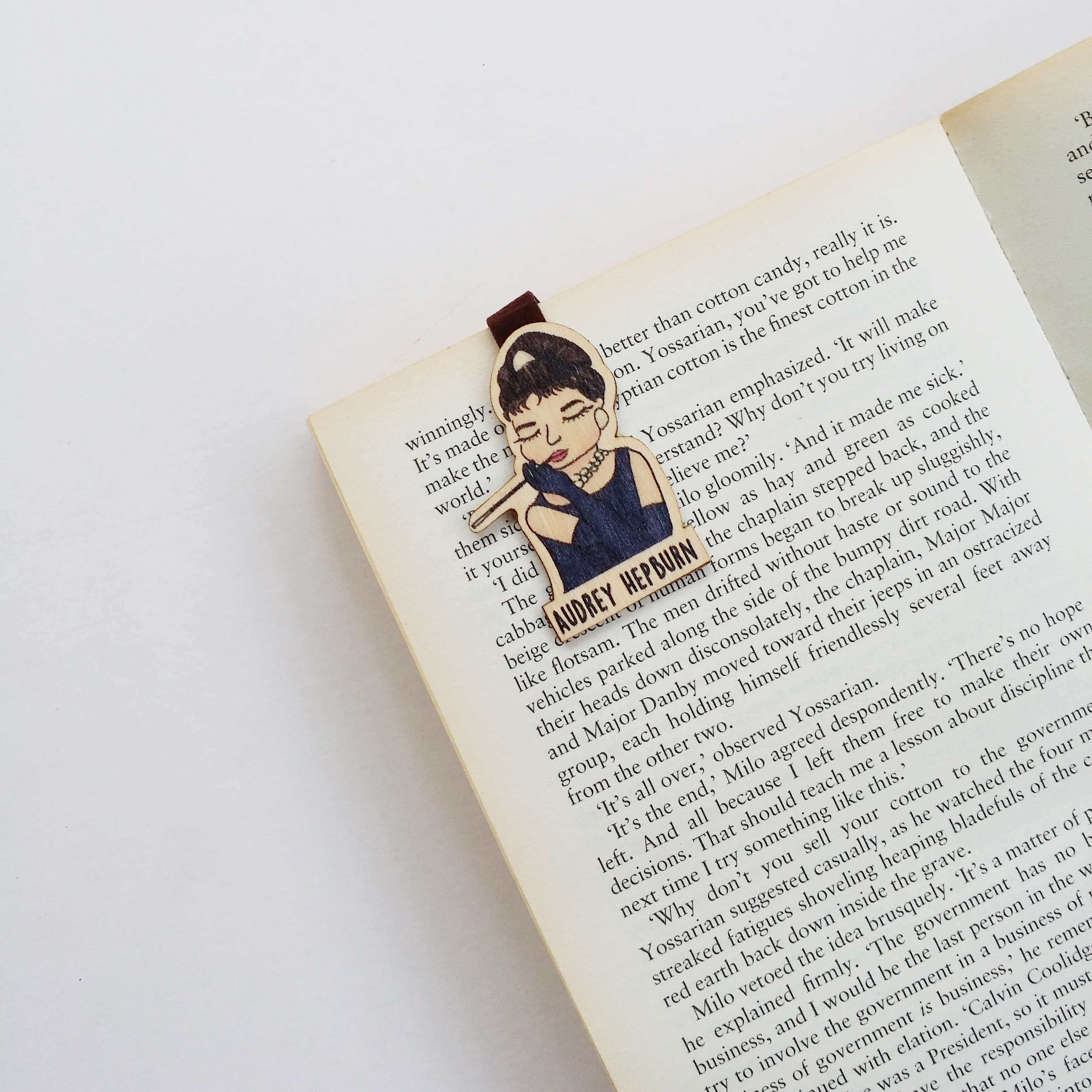 Bookmark gỗ nam châm Audrey Hepburn BO020