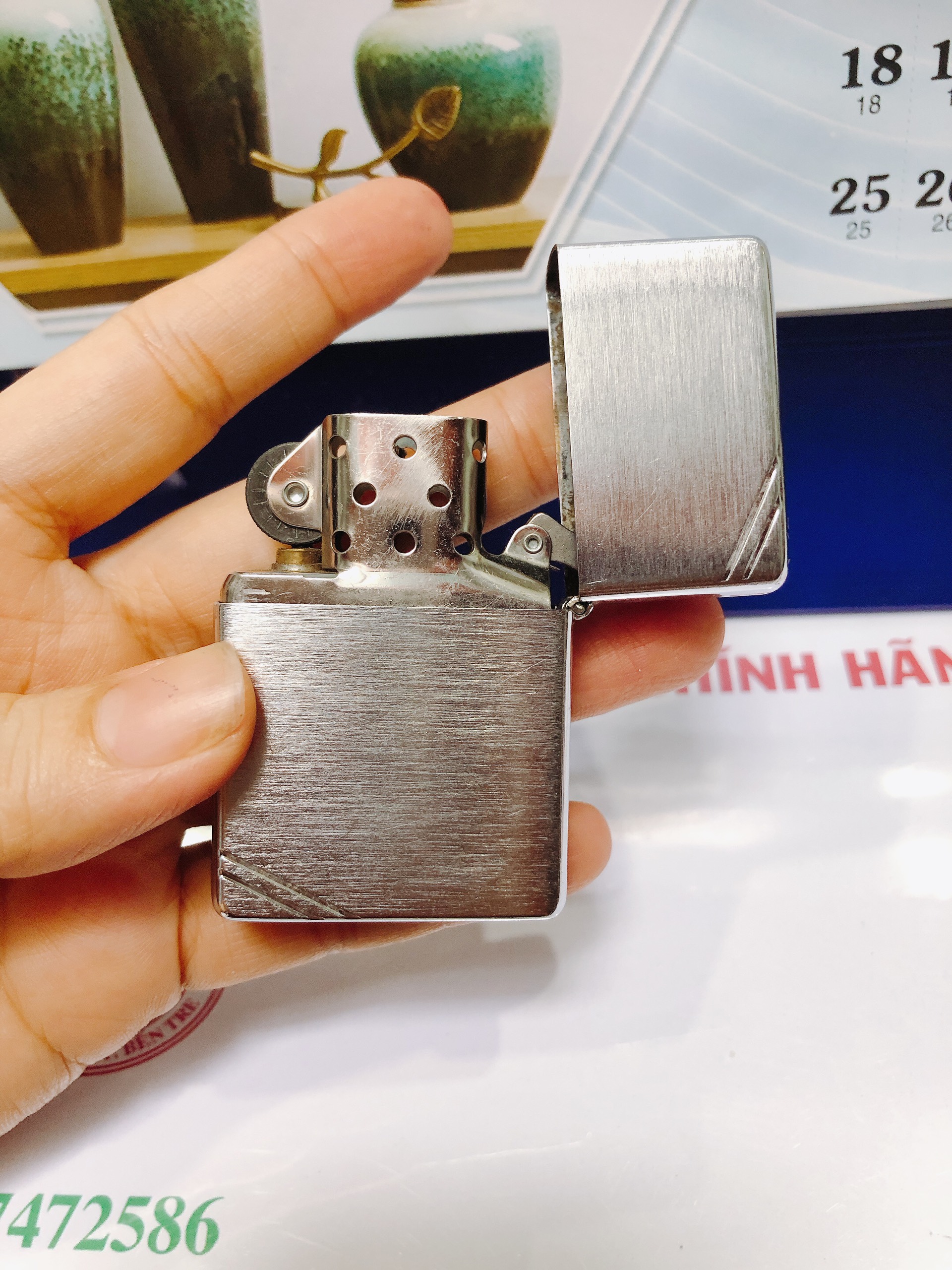 BẬT LỬA ZIPPO MỸ Vintage Đầu bằng đít bằng, Khắc ăn mòn chủ đề Windy Gril, Hàng chính hãng