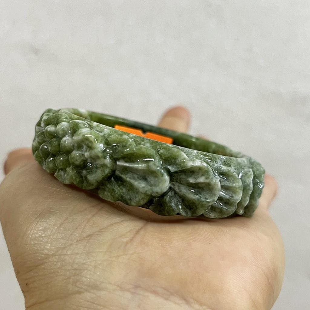 Vòng tay chạm khắc hoa ngọc vàng thật size 5.0cm cho người mệnh hỏa và mộc