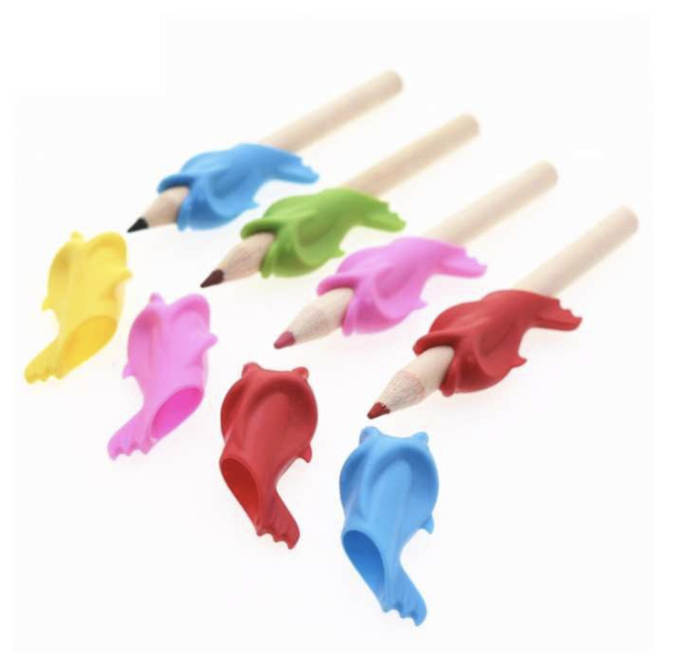 Đệm bút cá heo - Dụng cụ tập viết thẳng tay cho bé - Giao màu ngẫu nhiên