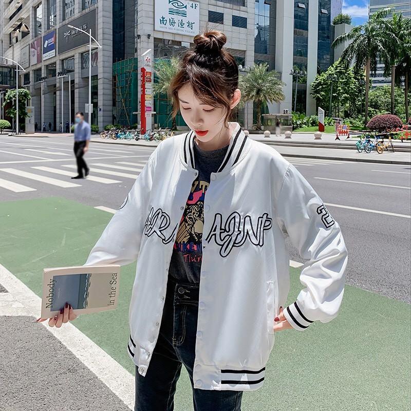 Hình ảnh Áo khoác dù bomber nam nữ in chữ 2 thân áo được may từ chất hai lớp dày , thoáng mát có 2 size L (43-58kg),XL từ(58-68kg)