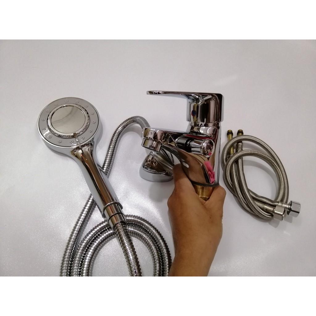 Sen tắm liền vòi nóng lạnh