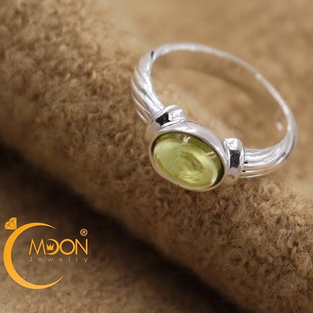 Nhẫn đính đá Peridot (N0378) - MOON Jewelry