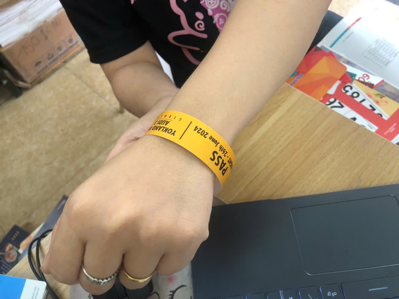 Giấy nhựa trắng mờ (White matte PET) dầy 125 khổ 32x47