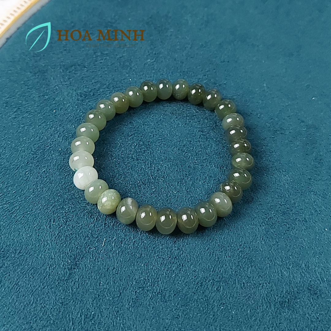 Vòng tay Ngọc Hòa Điền kiểu bánh xe xanh trong đậm size 7.9 li bóng bẩy cực VIP không kén mệnh