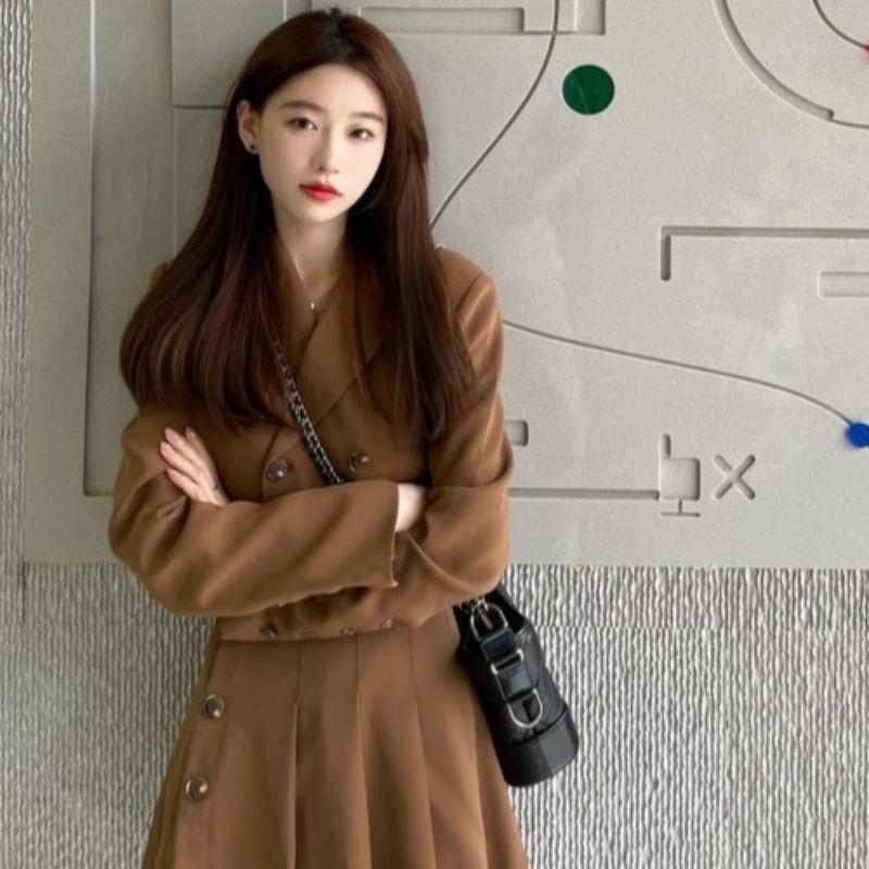 SET VEST NÂU CHÂN VÁY XẾP LY NÚT/Áo vest blazer kèm chân váy