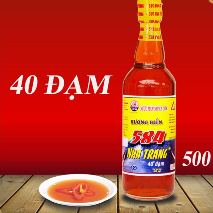 Combo 2 chai Nước mắm Nhỉ Cá cơm 584 Nha Trang, 40 độ đạm, Chai thủy tinh 500ml, Date luôn mới