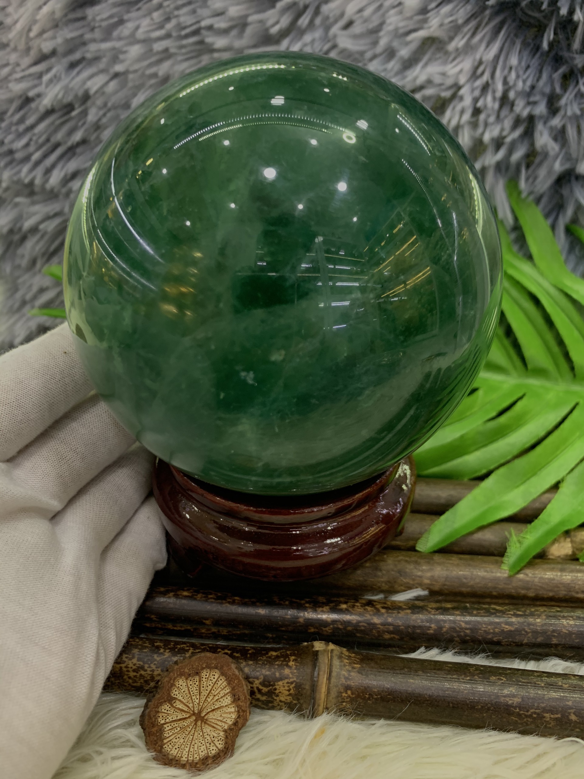 Quả cầu đá Thạch Anh Fluorit xanh lục - 1,8kg - 11,7cm