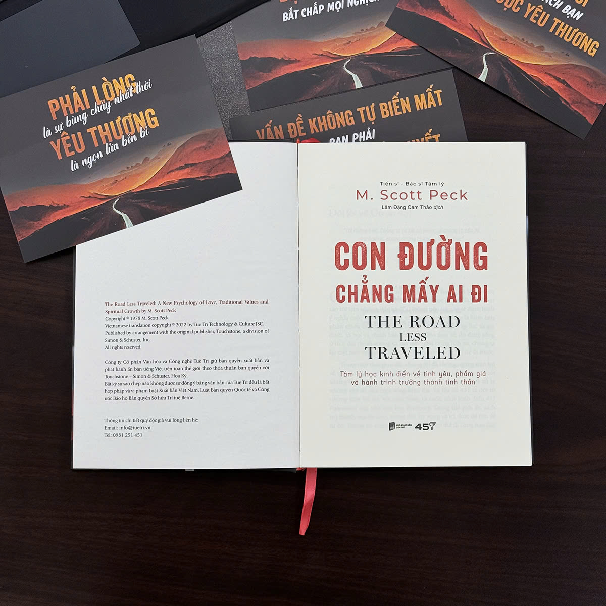 Sách - Con Đường Chẳng Mấy Ai Đi - The Road Less Traveled - Bìa Cứng - Độc Quyền Fahasa