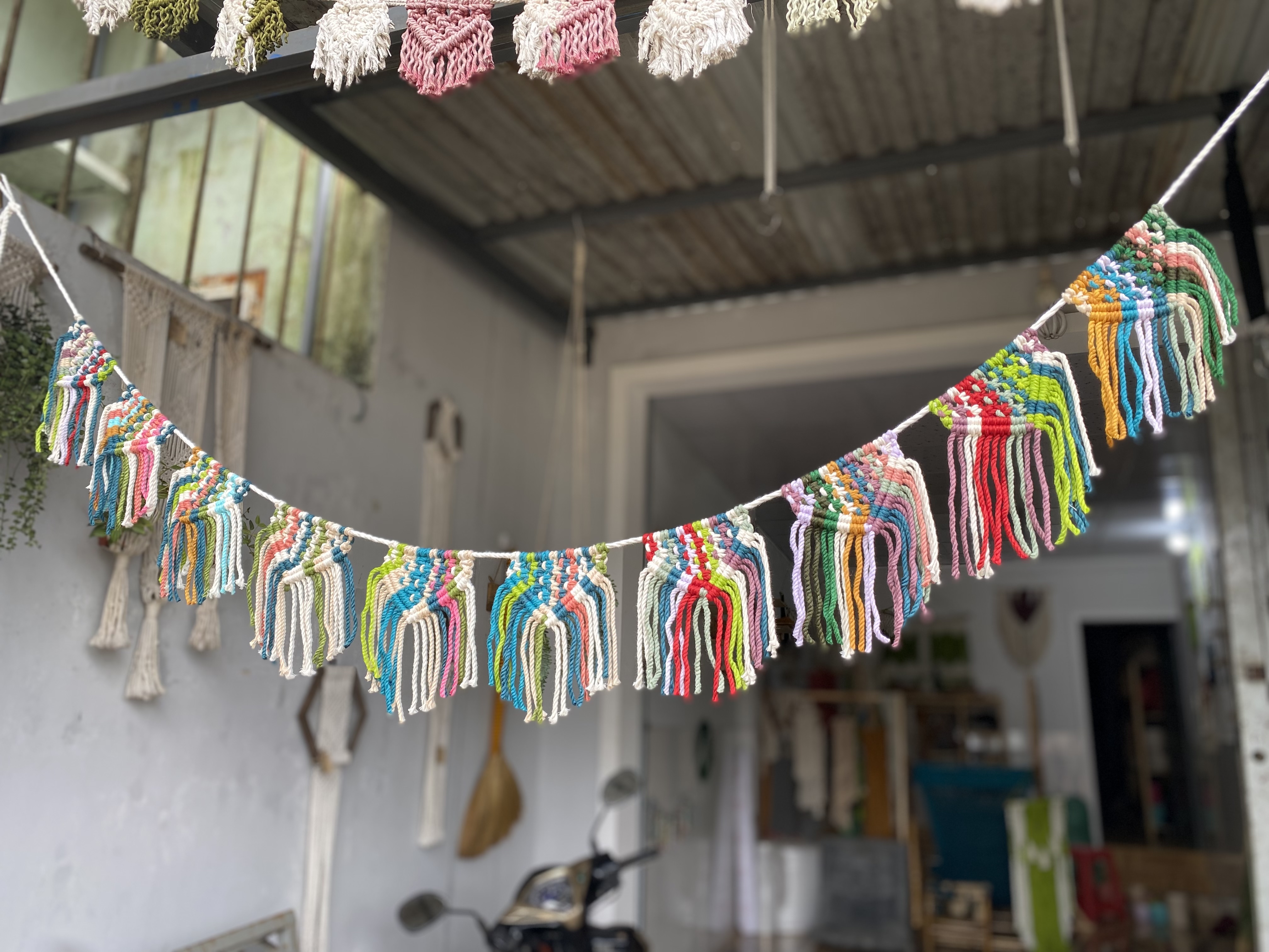 Dây cờ trang trí nhiều màu