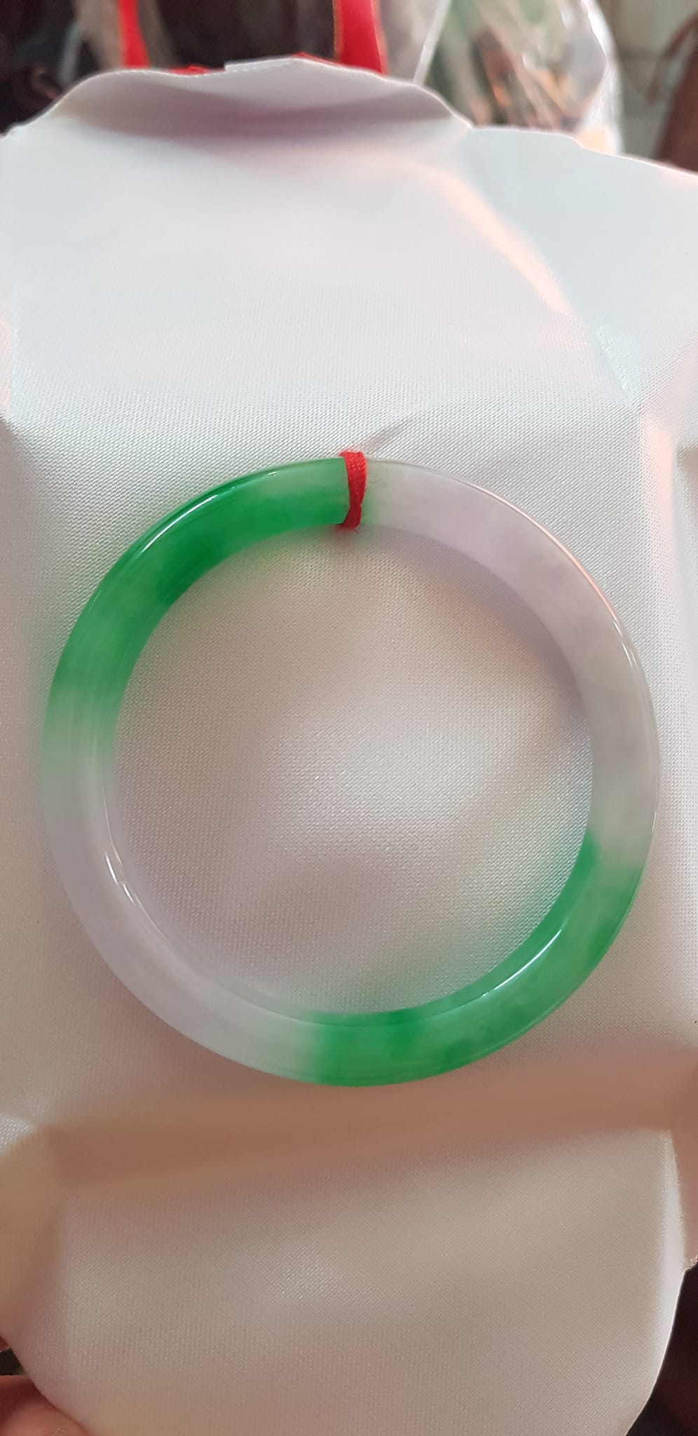Vòng Cẩm Thạch mới TR Lý 54 mm x cọng 7,2mm Màu Xanh lý trắng đan xen đều vòng đẹp Nữ 52kg - 57kg đeo đẹp món quà tặng chính mình và người thân đeo đẹp ạ
