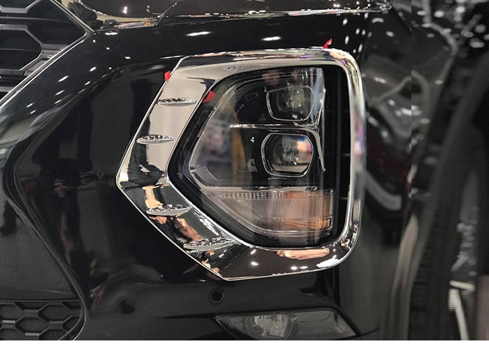 Bộ ốp đèn gầm bảo vệ, trang trí mạ Crom cho Hyundai Santafe 2019