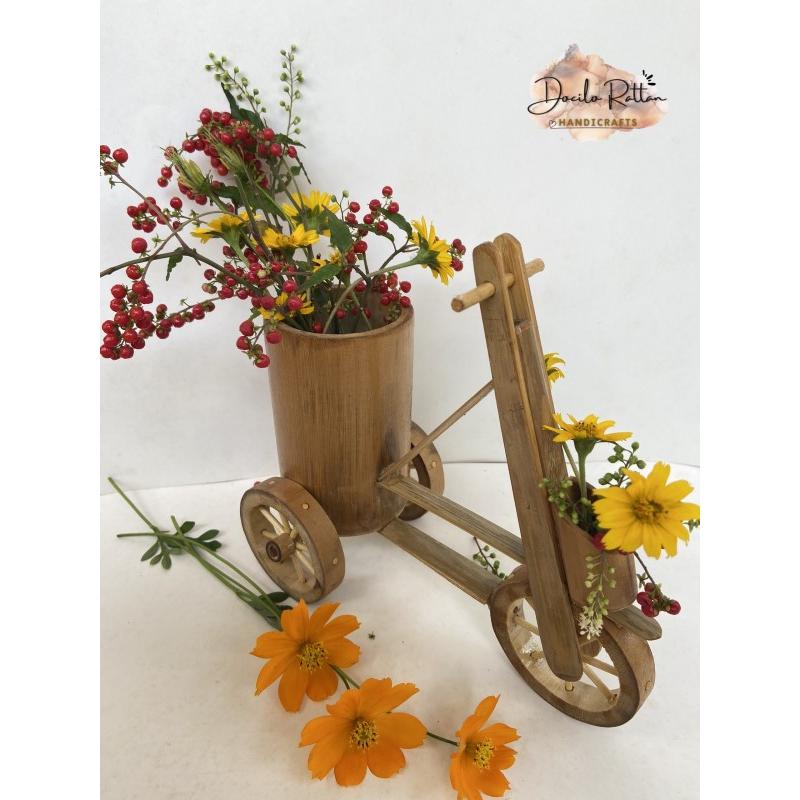 Xích lô tre- Bình tre để hoa- trang trí, quà lưu niệm