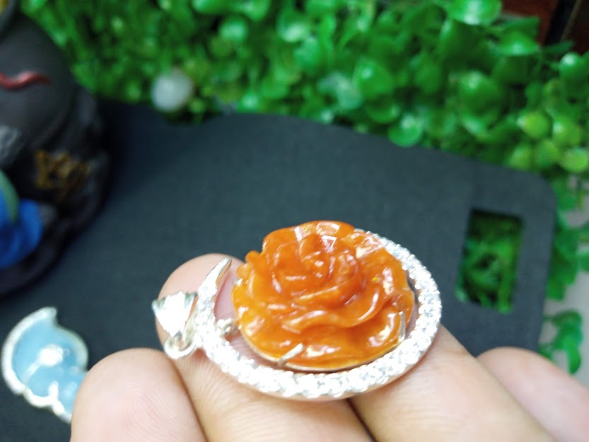 Mặt dây chuyền cao cấp
