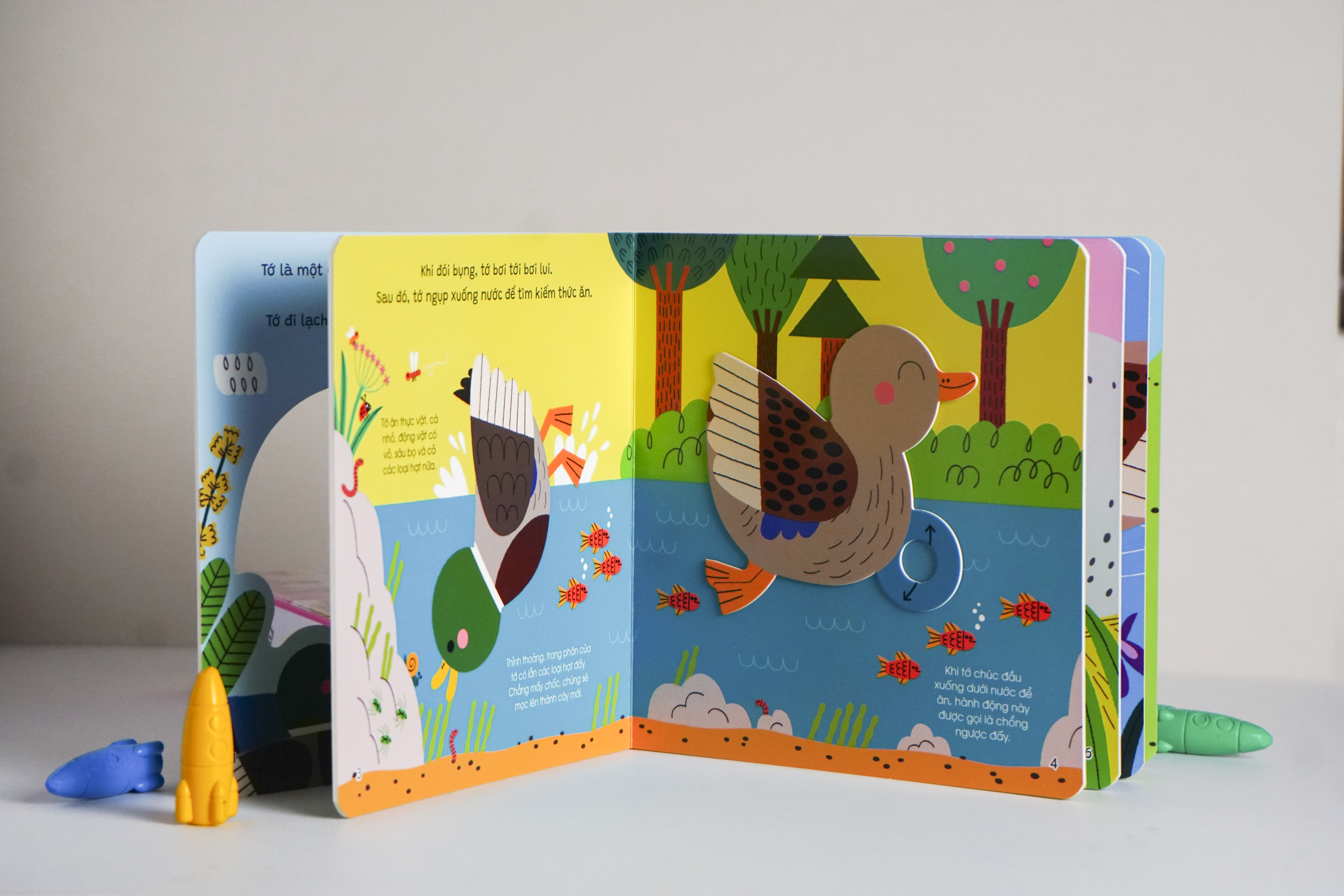 Thế Giới Nhỏ Động Đậy