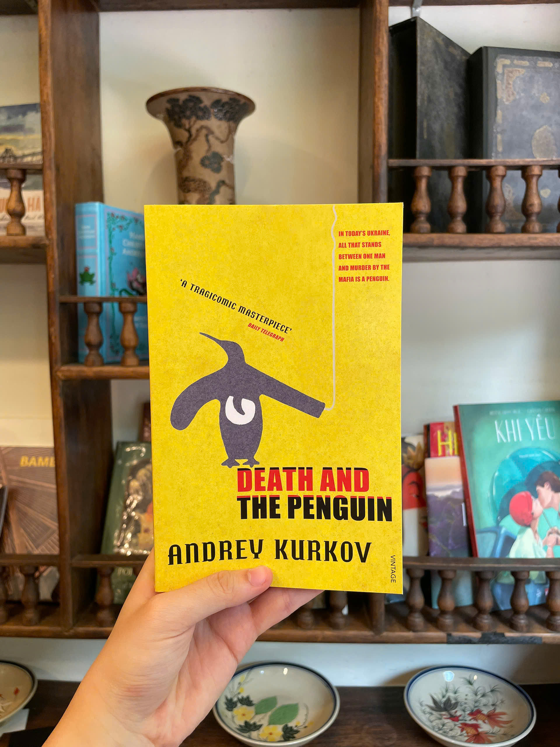 Sách - Death and the Penguin by Andrey Kurkov/ Tiểu thuyết tiếng Anh/ Fiction/ English