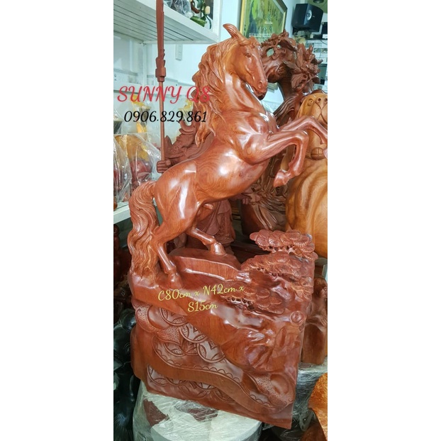 Tượng Ngựa Gỗ Hương to đứng đứng trên tiền có như ý  cây tùng nói chung đẹp lắm Size Cao 80cm x Ngang 42cm x Sâu 15cm liền khối khá là đẹp Anh Chị trưng phòng khách sang đẹp lắm nhe Biểu Tượng Sự Thành Công Kinh Doanh Đại Cát Đại Lợi ạ