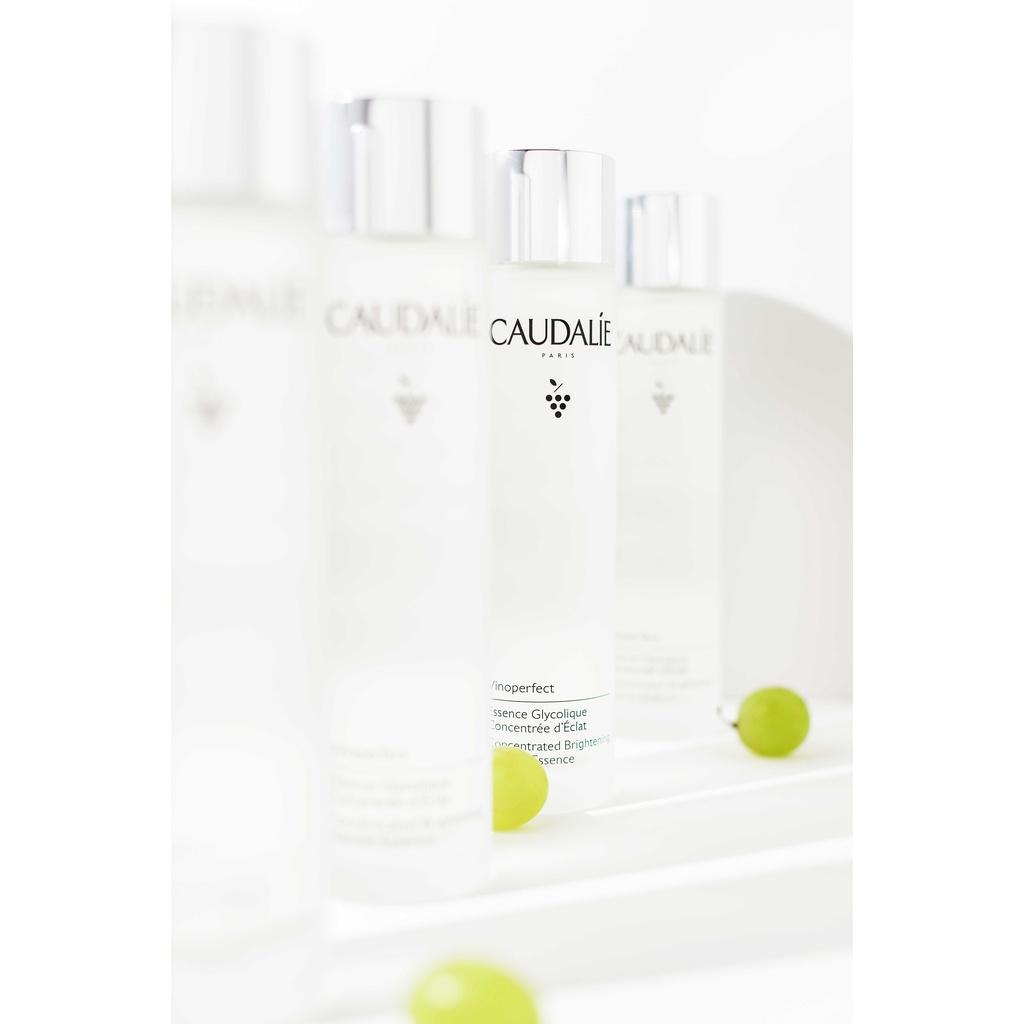 Nước dưỡng làm sáng Glycolic cô đặc Caudalie Vinoperfect Concentrated Brightening Glycolic Essence 150ml