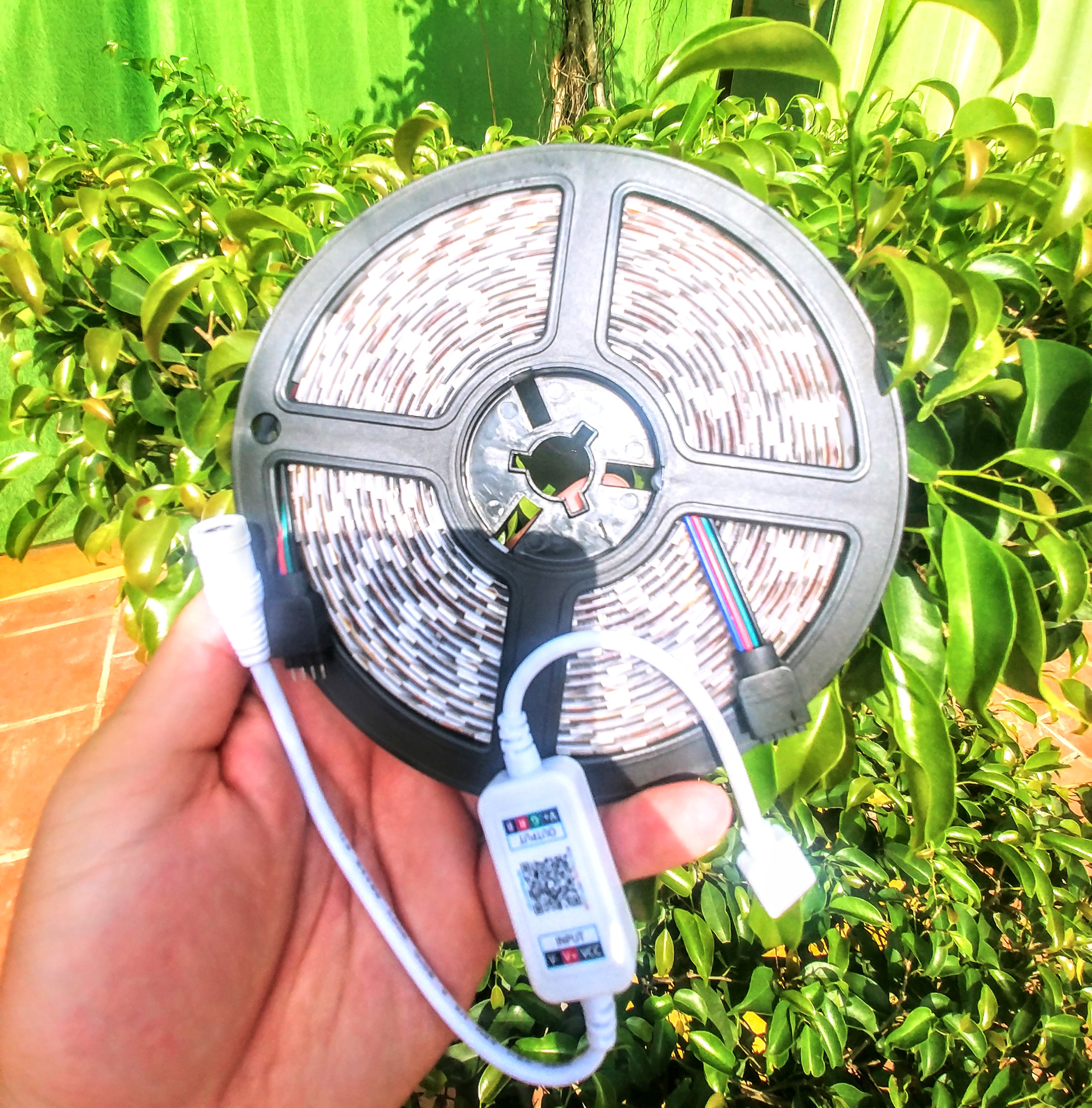 ĐẲNG CẤP VỚI BỘ ĐIỀU KHIỂN LED ĐIỆN THOẠI QUA bulutoo + CUỘN DÂY LED NHIỀU MÀU DÀI 5M TRANG TRÍ XE MÁY XE HƠI ÔTÔ NHÀ SÂN VƯỜN QUÁN CỰC ĐẸP
