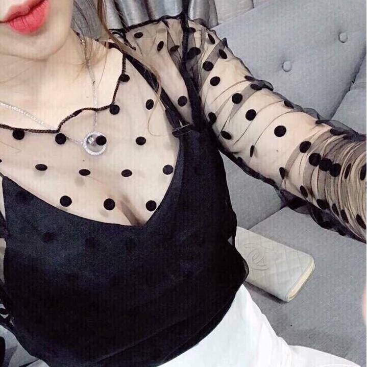 Áo lưới chấm bi xinh xắn