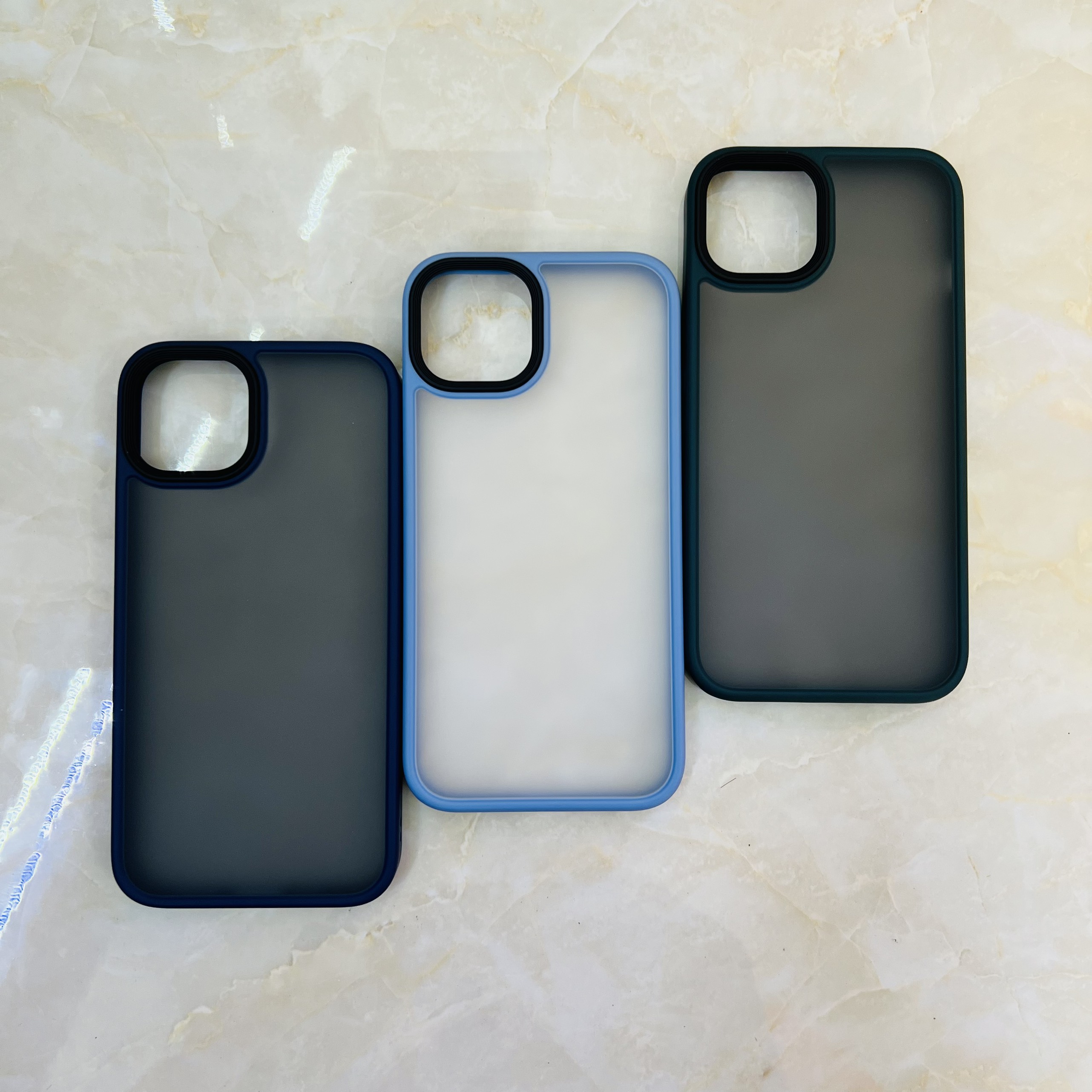 Ốp lưng dành cho iPhone 13 Likgus nhám viền màu - Hàng chính hãng
