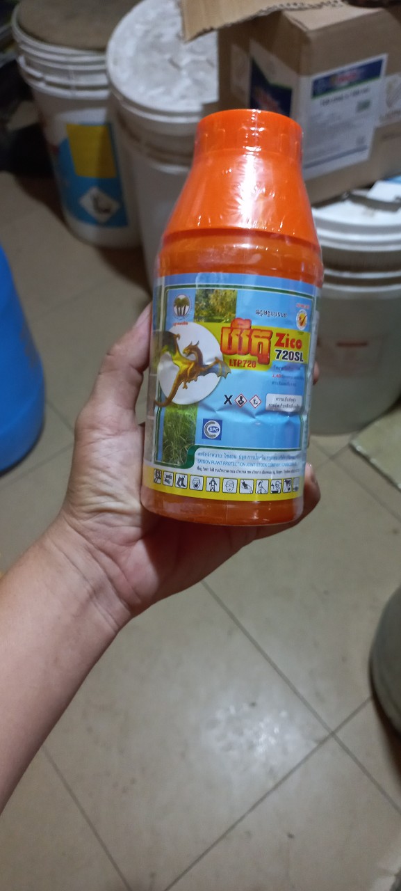 Diệt cỏ lưu dẫn 2.4d. chai 450ml diệt cỏ tận gốc.