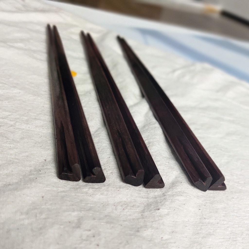 ĐŨA GỖ TRẮC CÁN HÌNH TRÁI TIM ĐÁNG YÊU