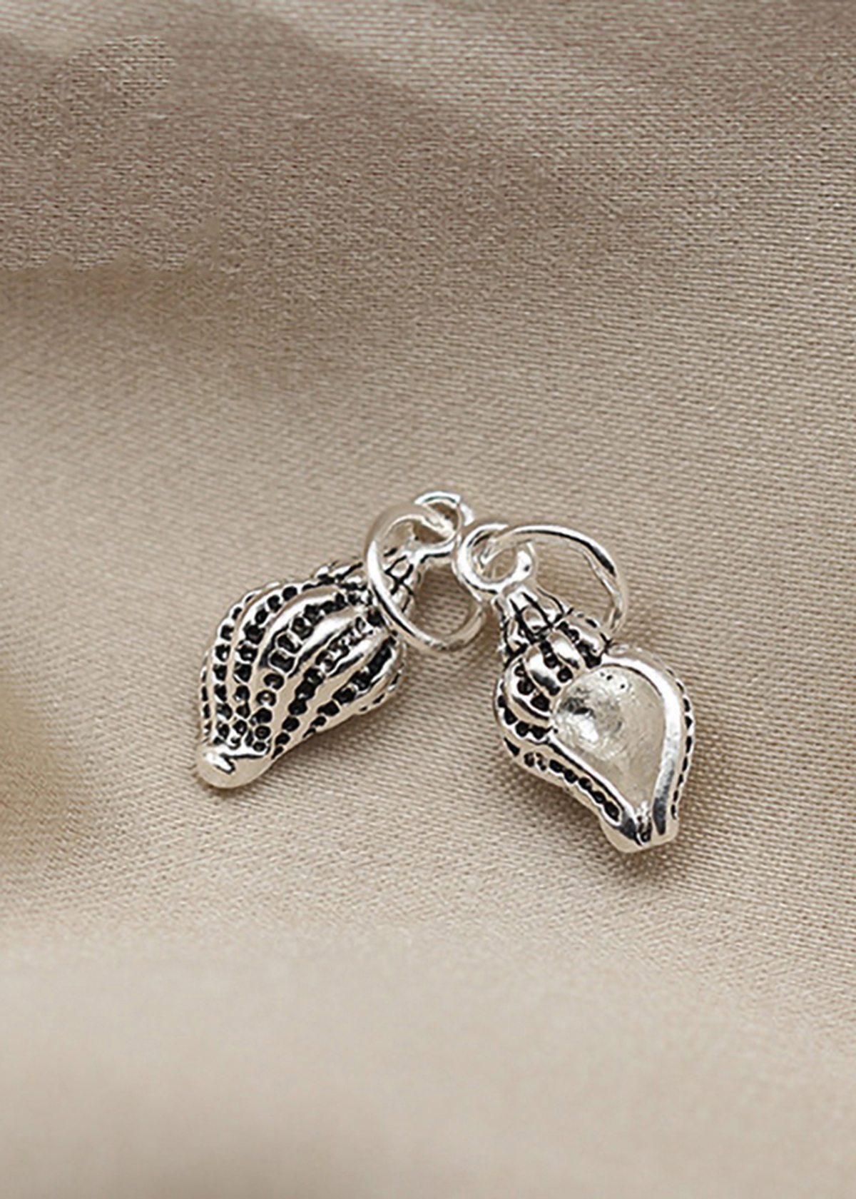 Combo 2 cái charm bạc hình vỏ ốc treo - Ngọc Quý Gemstones