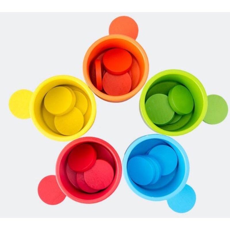 Bộ cốc và xu màu giúp bé học phân biệt màu sắc cơ bản