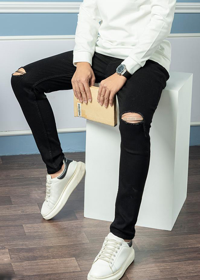 Quần Jean Nam Rách Gối Màu Đen Trơn