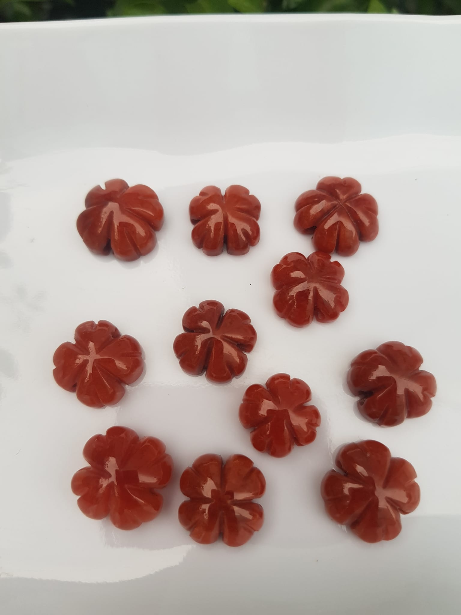 Trang sức phối vòng tay Bông Hoa Cỏ 4 Lá Đá cẩm thạch Đỏ đậm đẹp Size bông 16mm x 8mm x lỗ đk 2mm Nữ mệnh Hỏa Thổ phối với Vòng đeo tay, làm mặt dây chuyền, mặt nhẫn đeo ạ