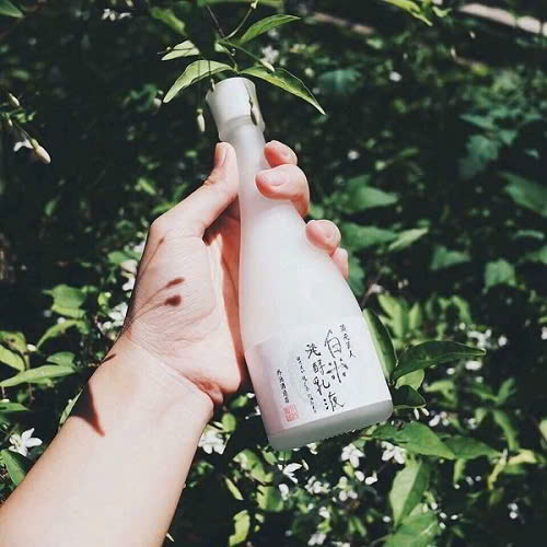Tinh Chất Cấp Ẩm Kuramotobijin White Rice Fermented Moisture Chiết Xuất Men Gạo (Chai 120ML)