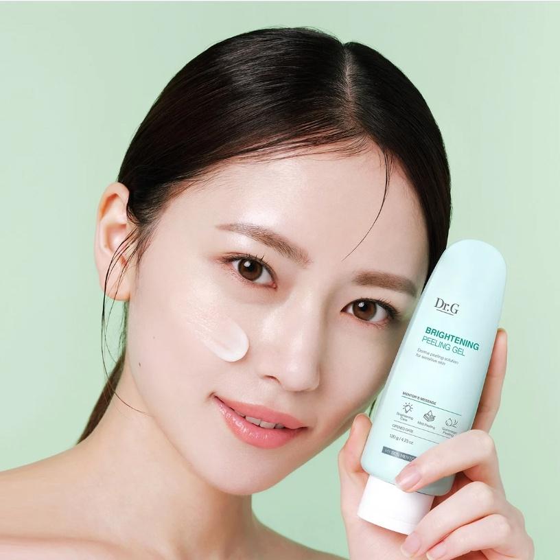 Tẩy da chết dạng gel hỗ trợ dưỡng sáng da DR.G Brightening Peeling Gel Hàn Quốc 120ml