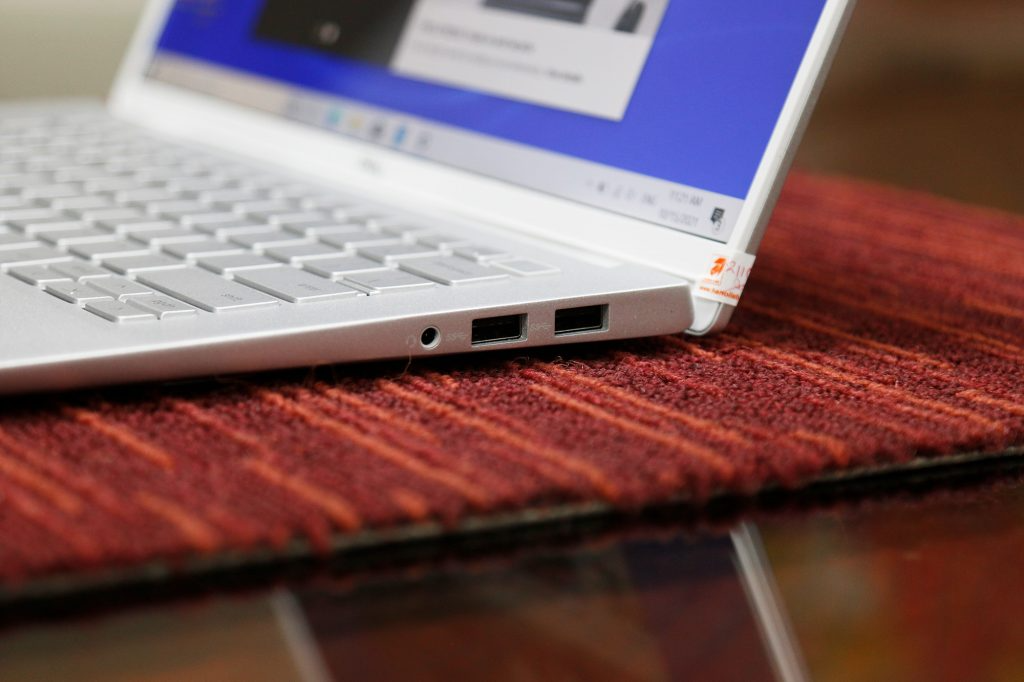 Laptop Dell Inspiron 7490 Core i7-10510U / 8GB / 512GB / Full HD / Win 10 / Silver Hàng Nhập Khẩu Mỹ