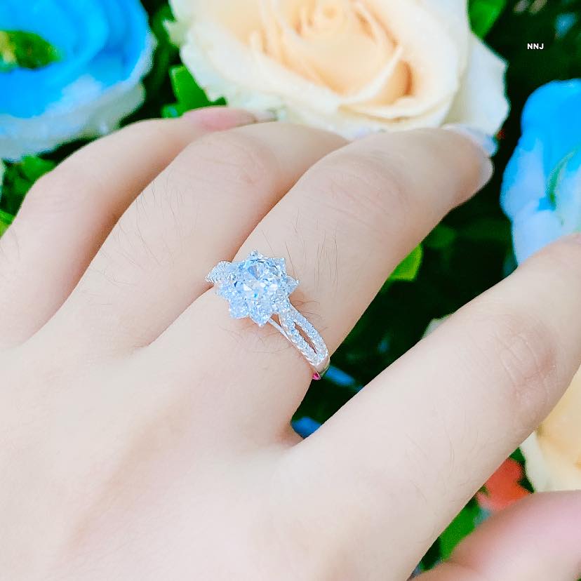 Nhẫn bạc nữ thời trang mặt hoa đá chất liệu bằng bạc s925 SA0851
