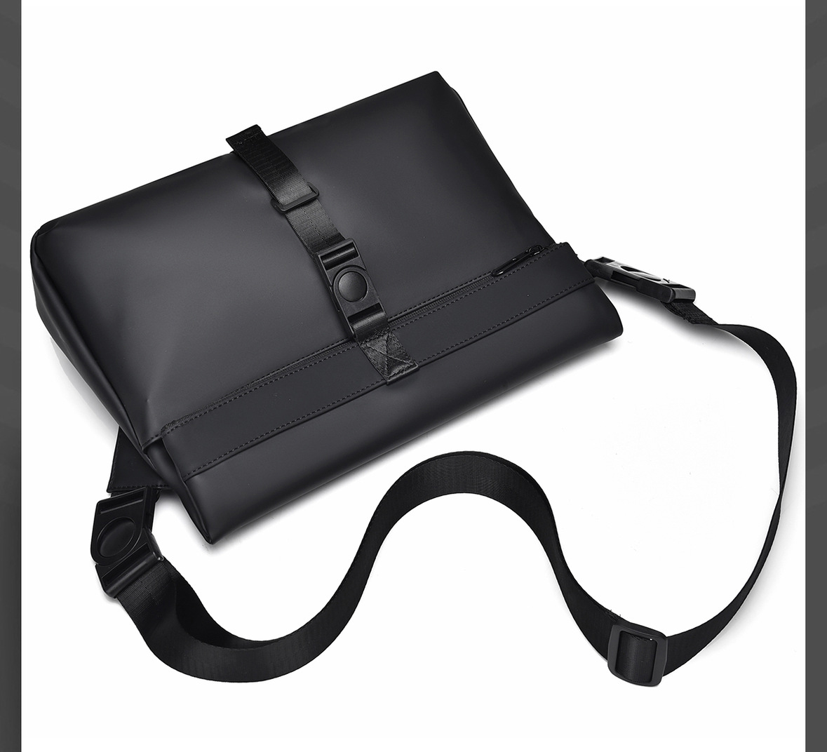 Túi đeo chéo nam phong cách mới - BEE GEE DCN9371