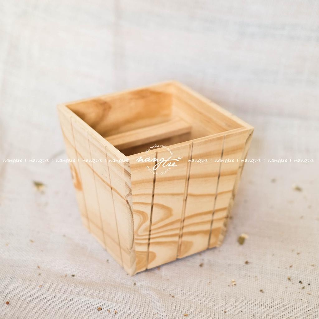 Chậu gỗ sọc caro trang trí - Cắm hoa - Wooden flower pot (25x21x18cm)