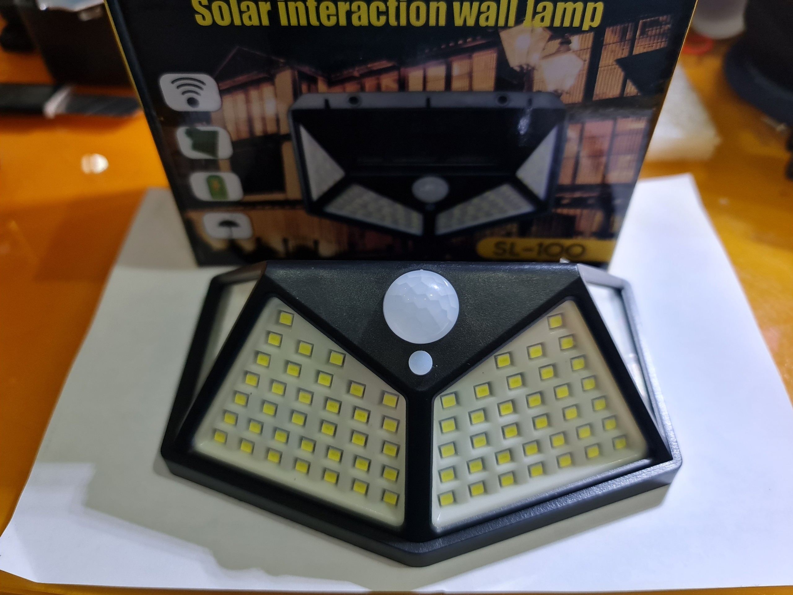 Đèn NLMT cảm ứng chuyển động bật sáng Model 100 hạt led