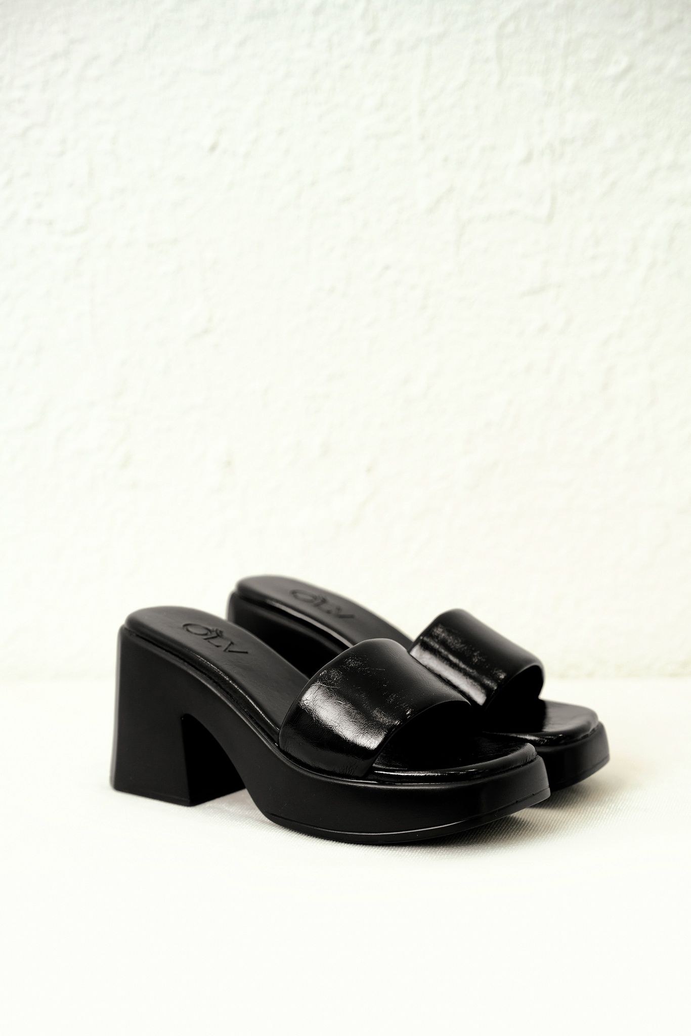 OLV - Giày Christa Black Heels